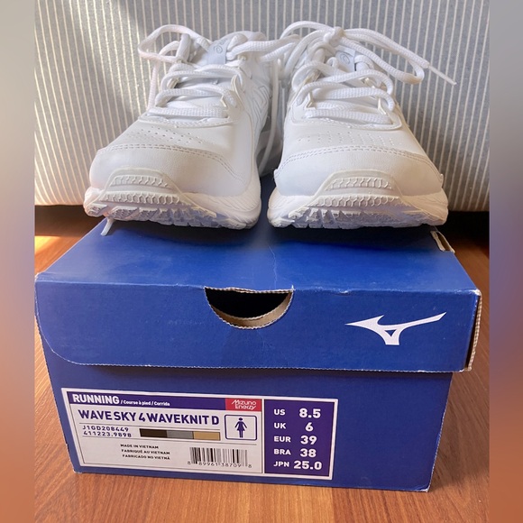 SOLD- Asics Running Shoes - Picture 10 of 15